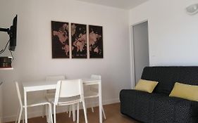 Studio, entièrement rénové, tout confort.